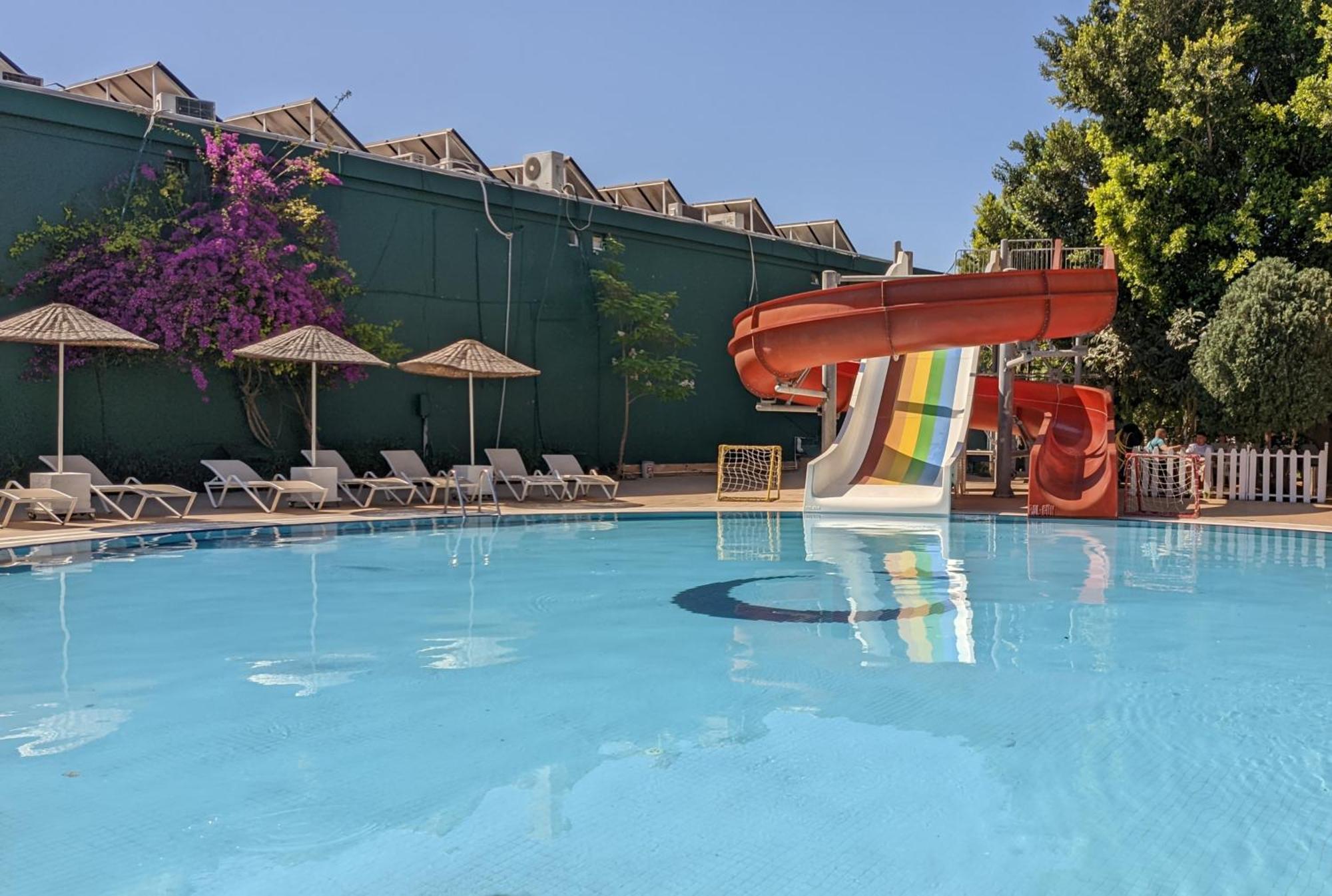 Uk Hotel Kiris Antalya Exteriér fotografie