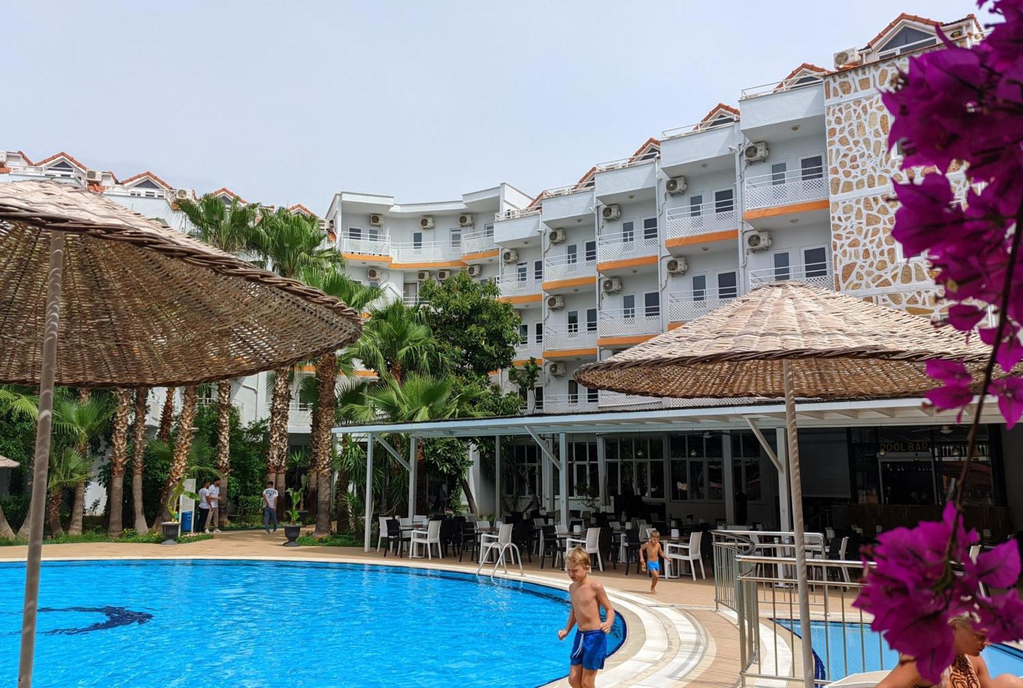 Uk Hotel Kiris Antalya Exteriér fotografie