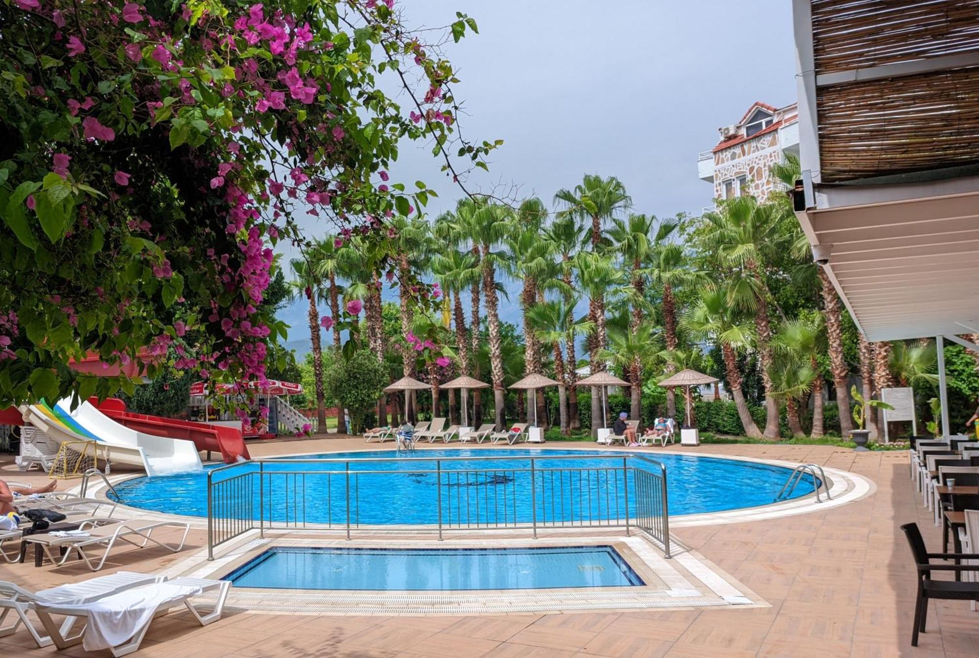 Uk Hotel Kiris Antalya Exteriér fotografie