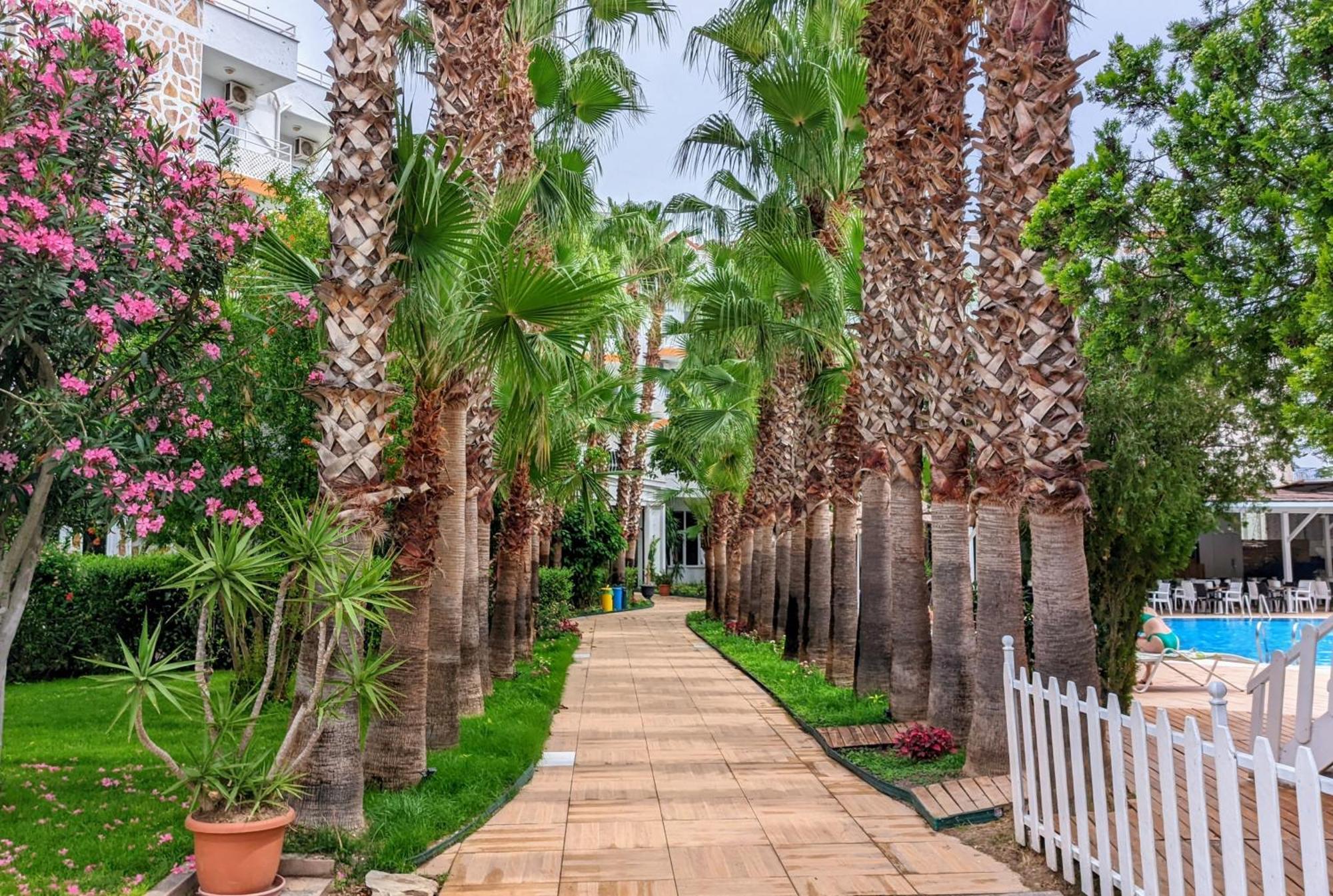 Uk Hotel Kiris Antalya Exteriér fotografie